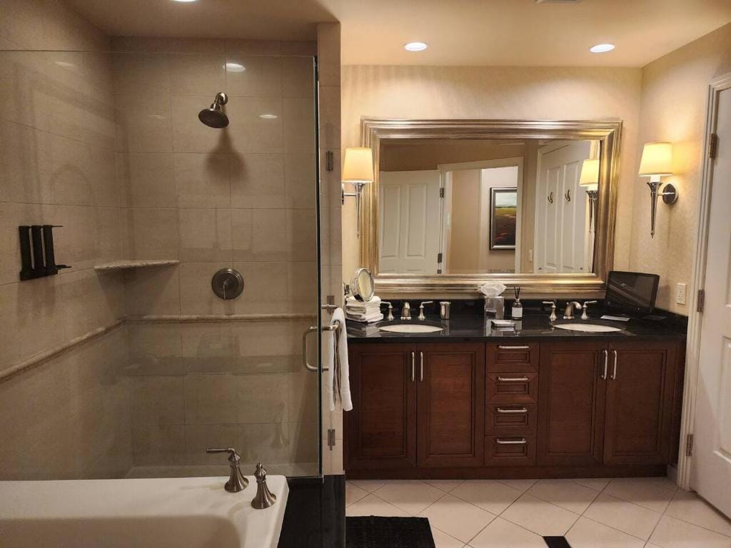 Penthouse Studio Suite at the Signature MGM — 3