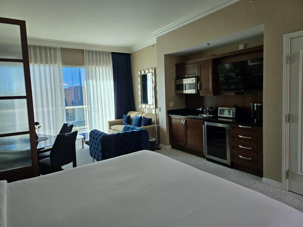 Penthouse Studio Suite at the Signature MGM — 5