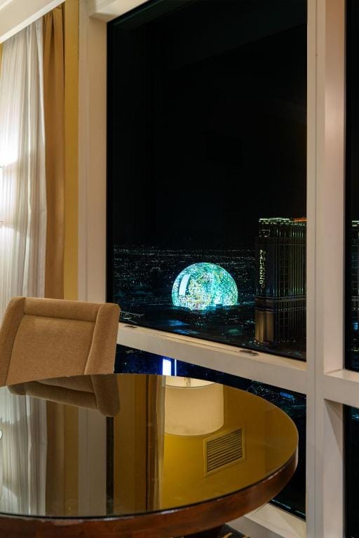 TRUMP 56th Floor - Sphere and Strip View - No Resort Fees — 1