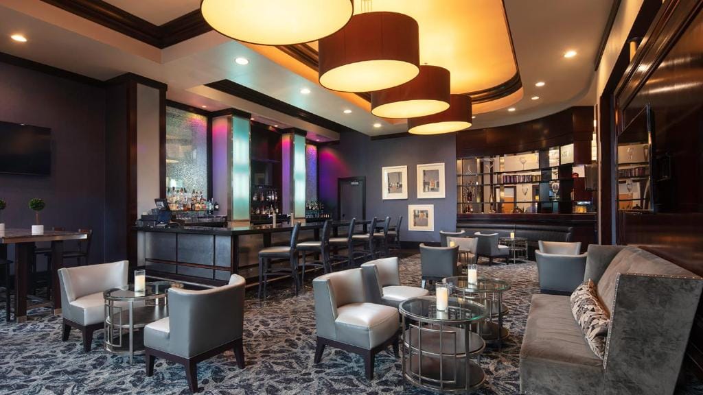 Ultimate Las Vegas Getaway One Bedroom Suite with Balcony, Kitchen, Gym, Pool & Free Parking — 4