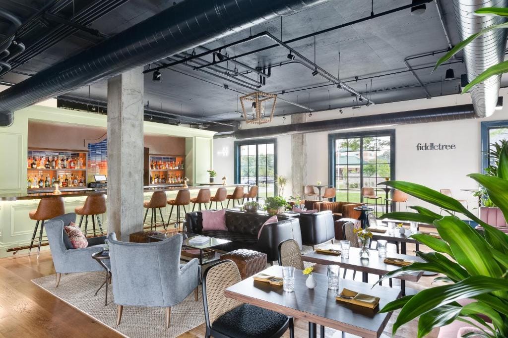 Elwood Hotel & Suites — 4
