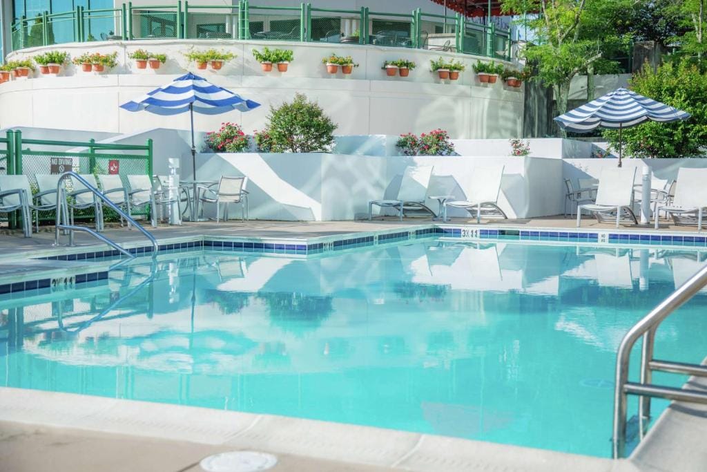 Embassy Suites by Hilton Lexington Green — 4