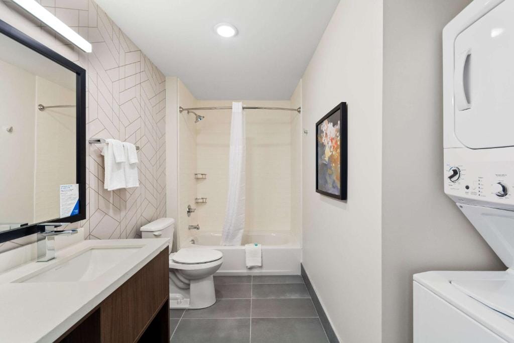 Everhome Suites Lexington - Horse Park — 2