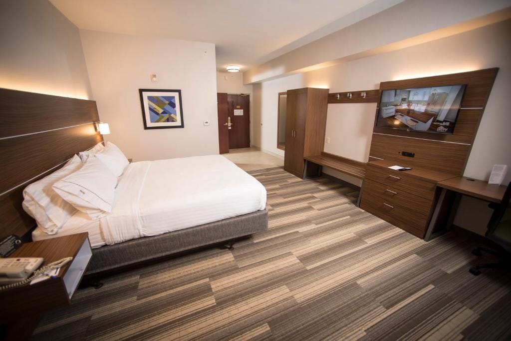 Holiday Inn Express Hotel & Suites Lexington-Downtown University by IHG — 2