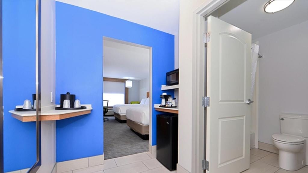 Holiday Inn Express & Suites Lexington Midtown - I-75 by IHG — 2