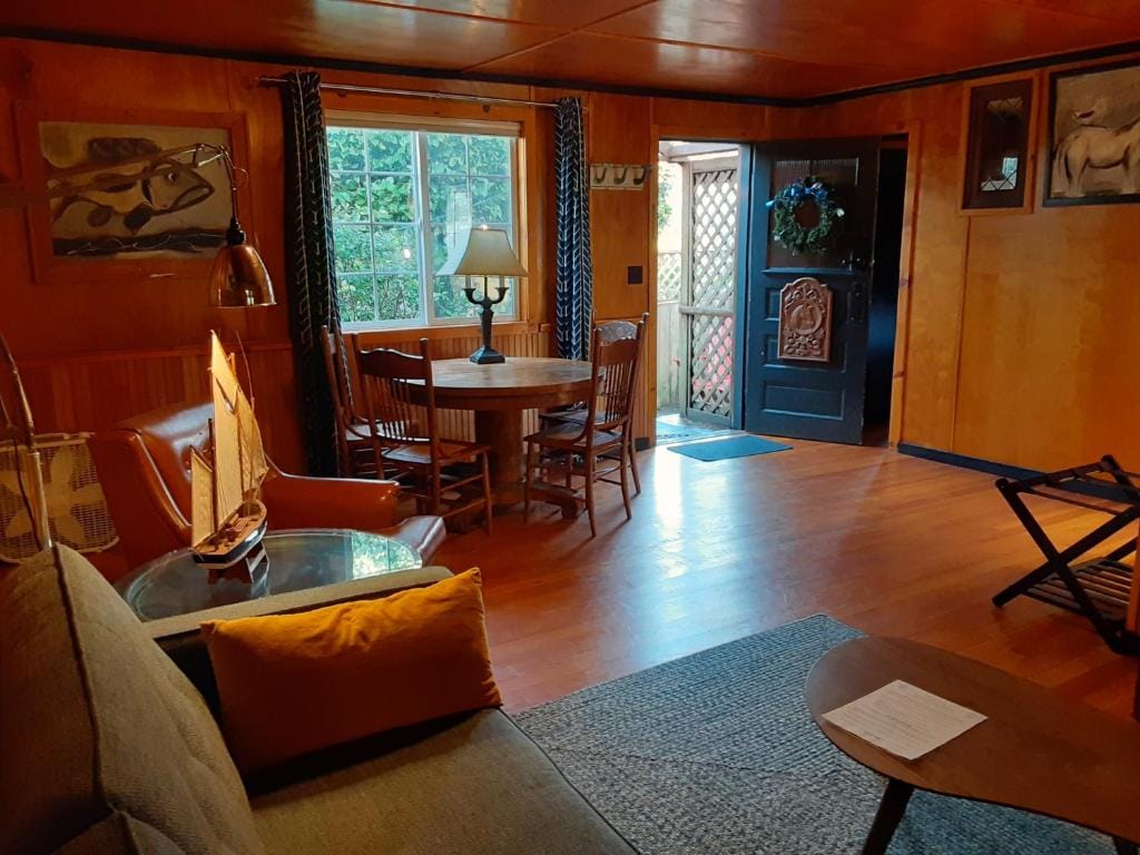 Anchor Inn Resort — 4