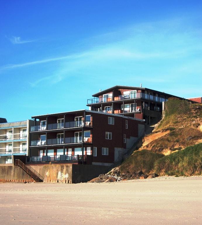Beachfront Manor Hotel — 4