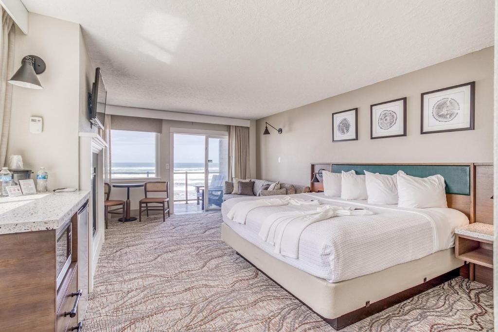 Beachfront Manor Hotel — 5