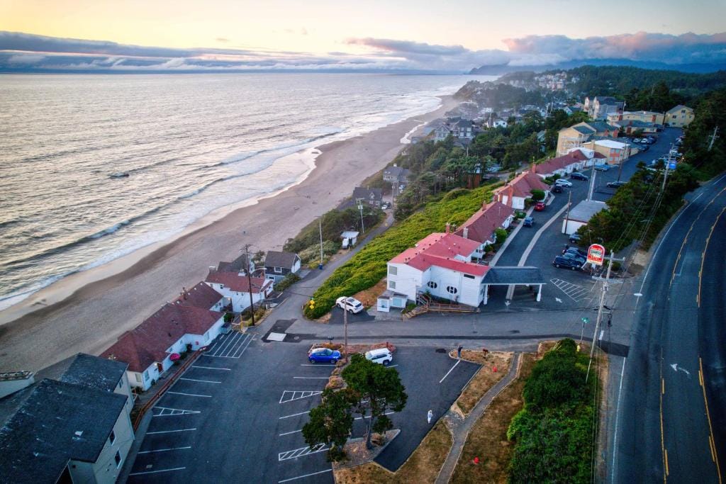 Ester Lee Oceanview Inn