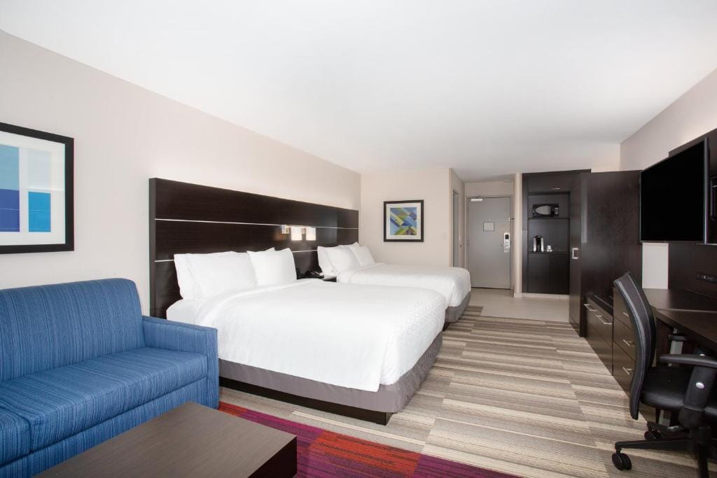 Holiday Inn Express & Suites Lincoln City by IHG — 2