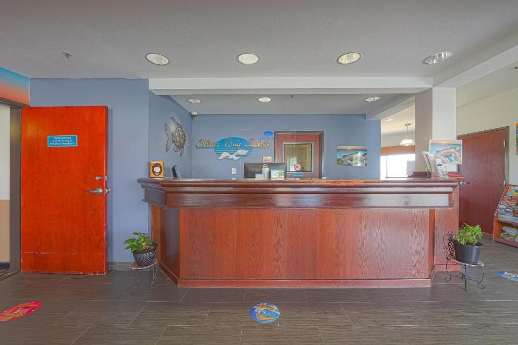 Siletz Bay Beachfront Hotel by OYO Lincoln City — 5