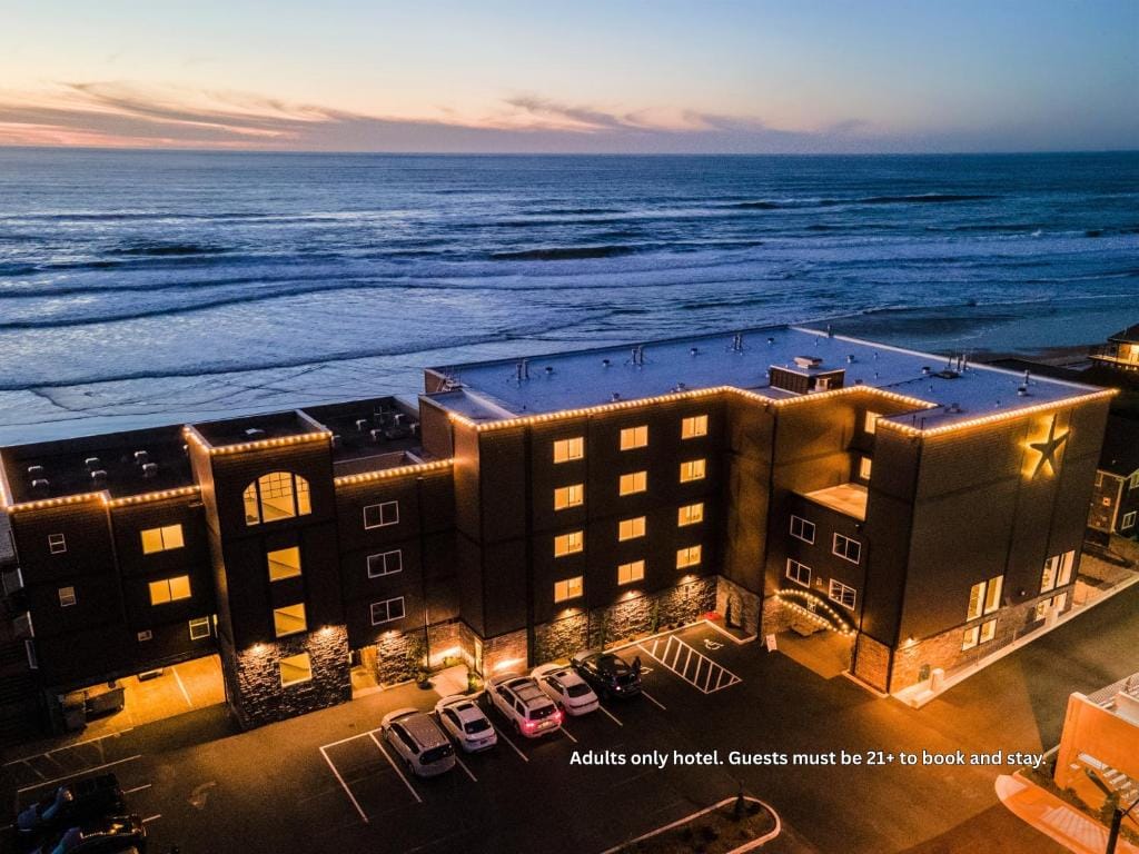 Starfish Manor Oceanfront Hotel