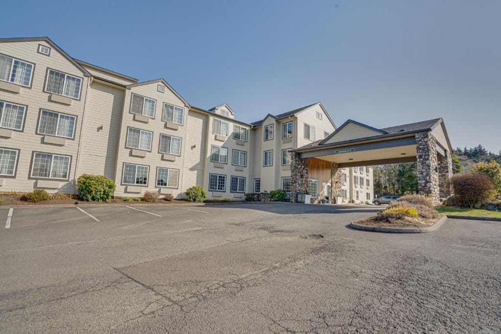 The Ashley Inn & Suites — 4