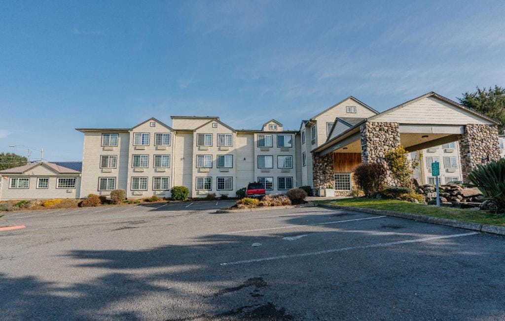 The Ashley Inn & Suites — 5