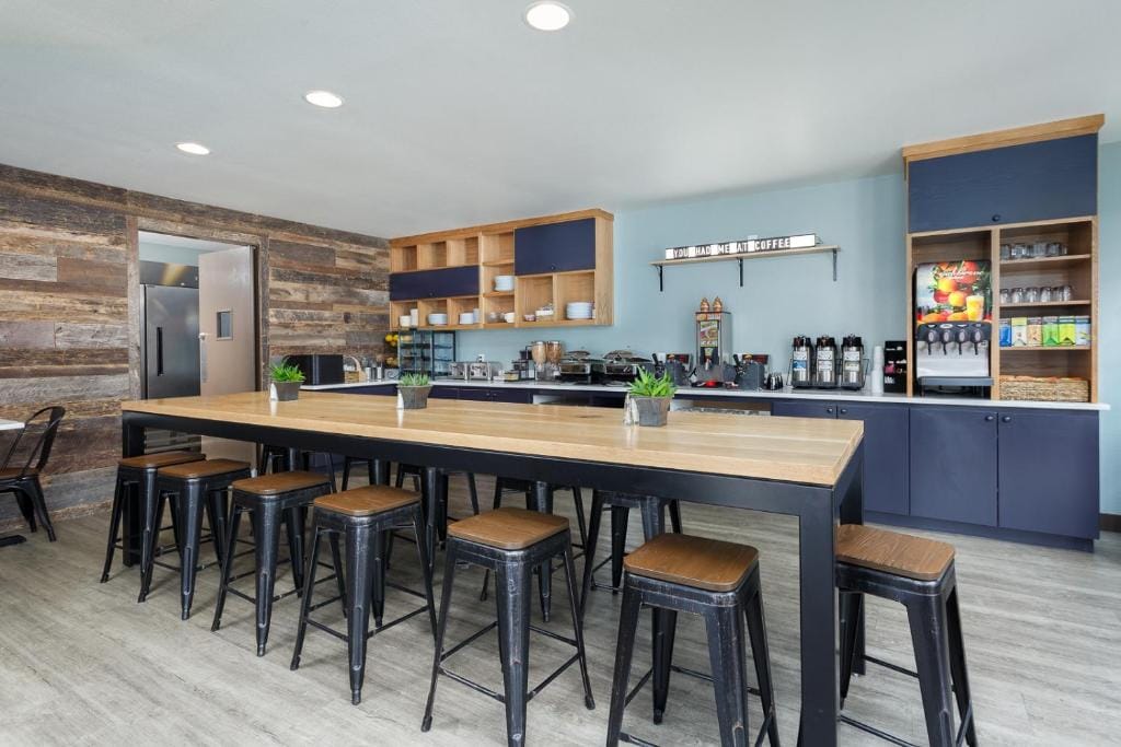 The Coho Oceanfront Lodge — 2