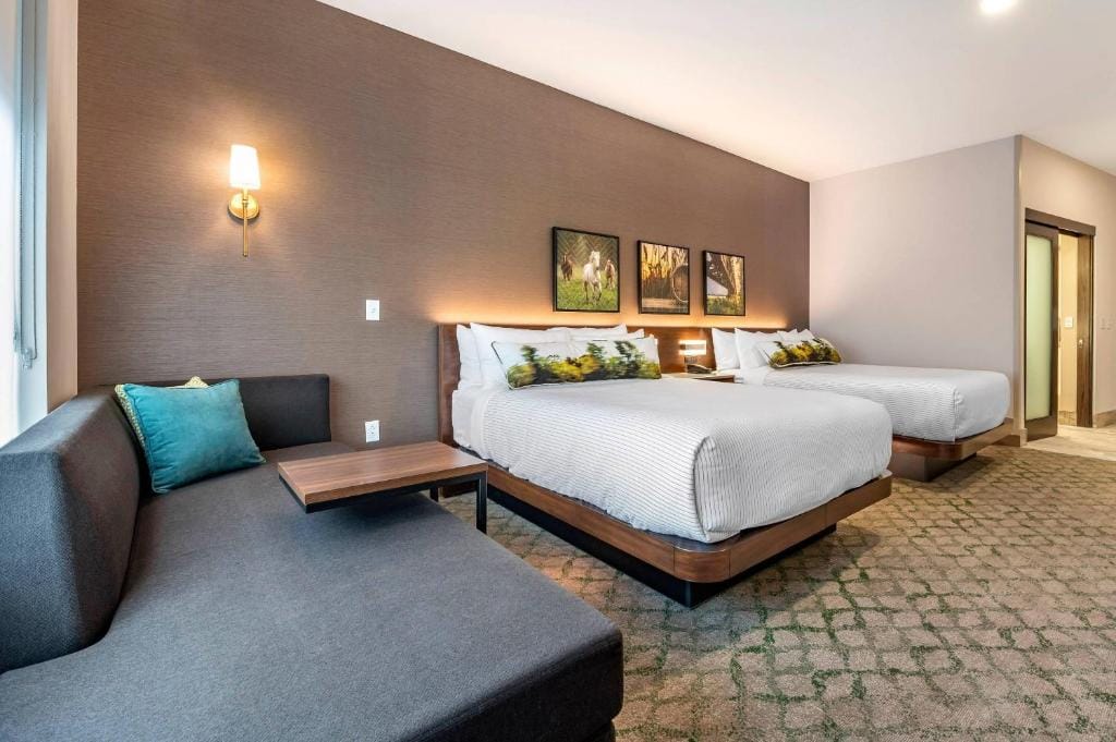 Cambria Hotel Louisville Downtown-Whiskey Row — 2
