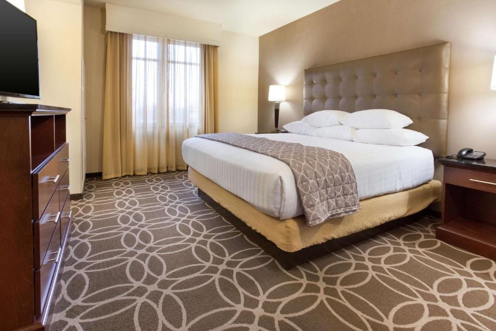 Drury Inn & Suites Louisville North — 2