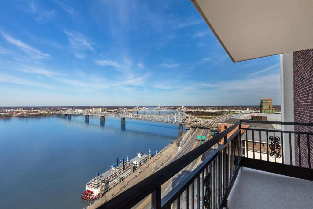 Galt House Hotel, A Trademark Collection Hotel — 4