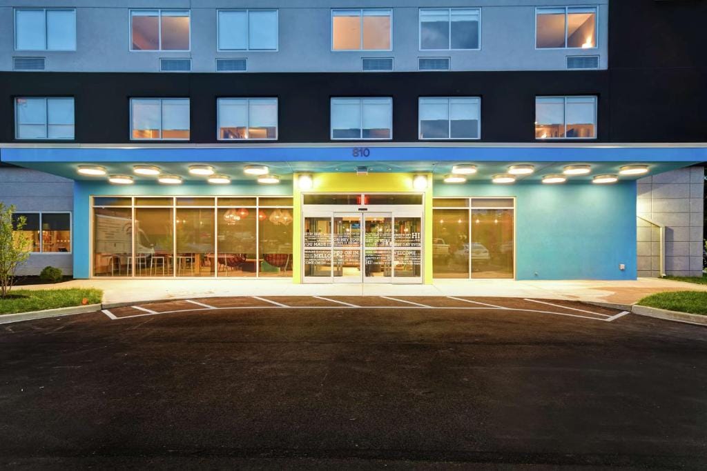 Tru By Hilton Louisville Airport — 3