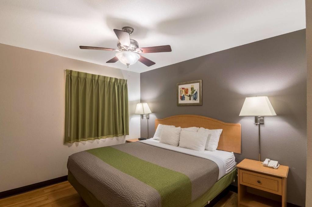 Blue Bonnet Suites -Lubbock, TX - Medical Center — 2