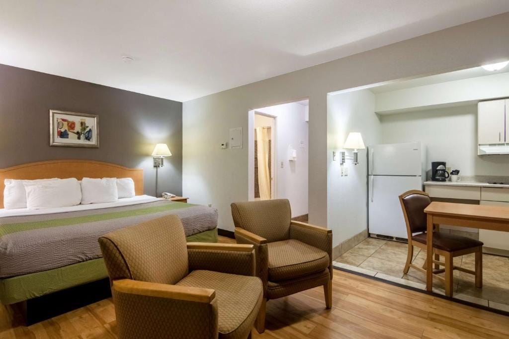 Blue Bonnet Suites -Lubbock, TX - Medical Center — 4