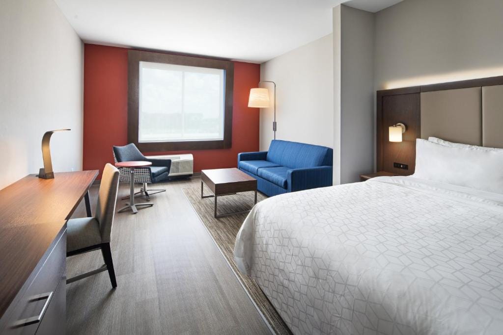 Holiday Inn Express & Suites Lubbock Central - Univ Area by IHG — 2