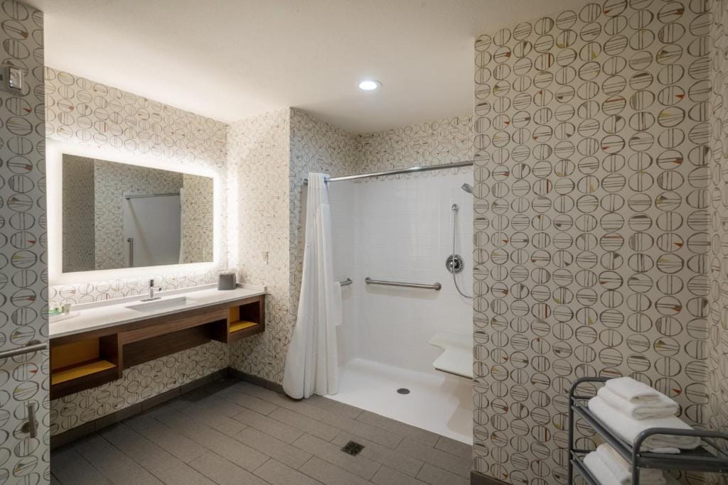 Holiday Inn & Suites Memphis Southeast-Germantown by IHG — 3