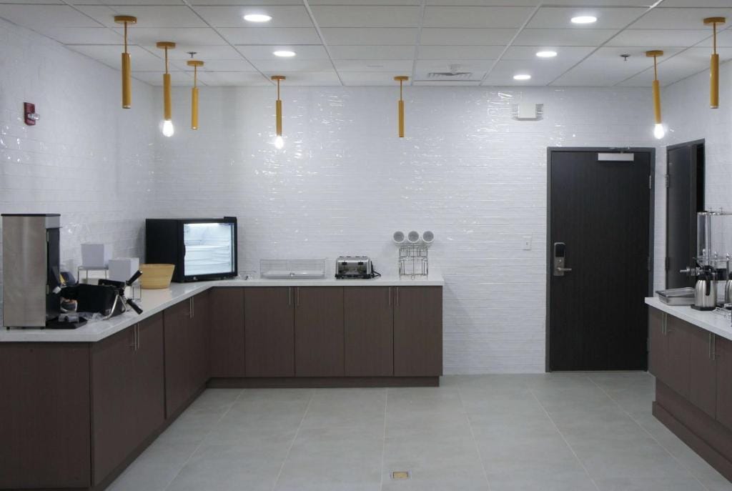 La Quinta Inn & Suites by Wyndham Memphis East — 3