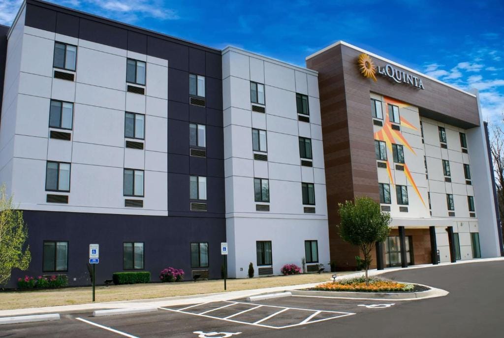 La Quinta Inn & Suites by Wyndham Memphis East — 5