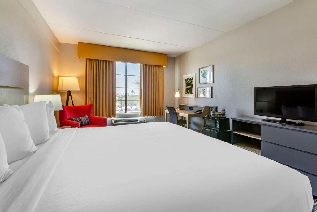 Country Inn & Suites by Radisson, Mesa, AZ — 2