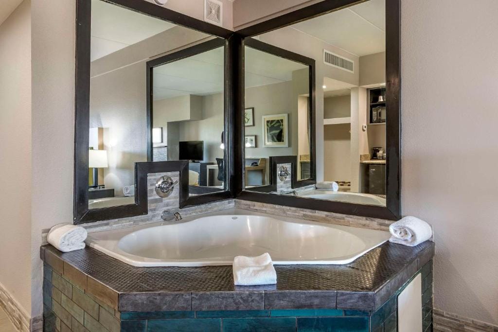 Country Inn & Suites by Radisson, Mesa, AZ — 3