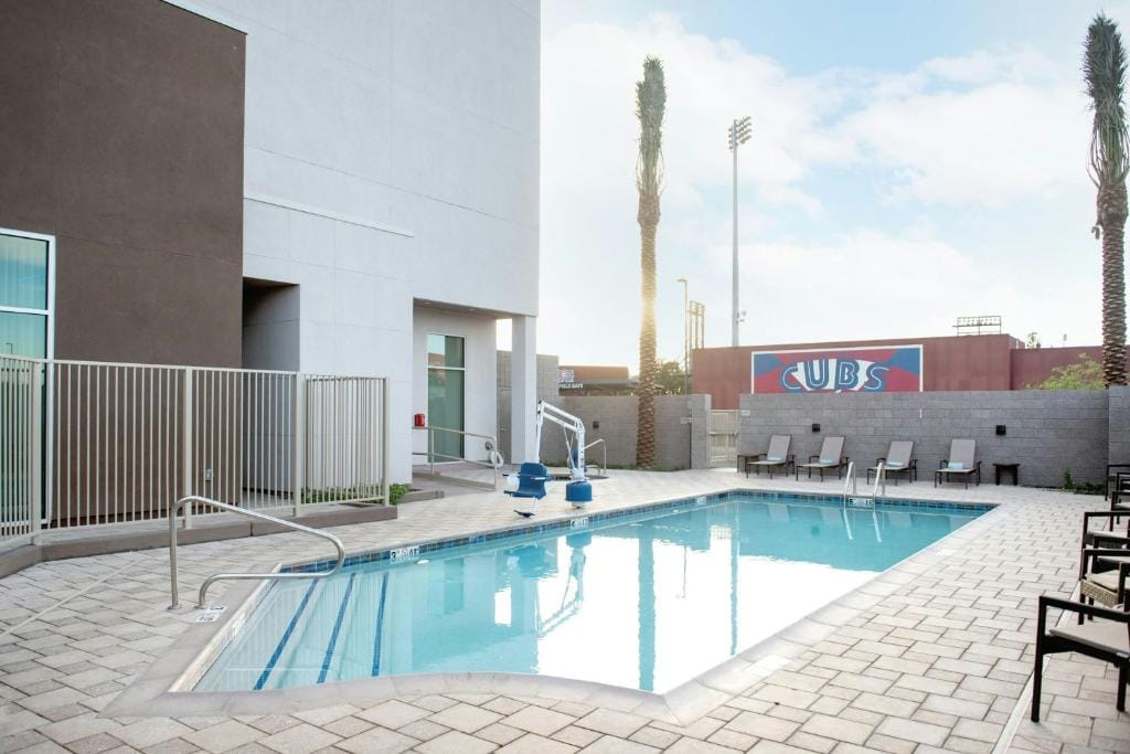 Courtyard by Marriott Mesa at Wrigleyville West — 4