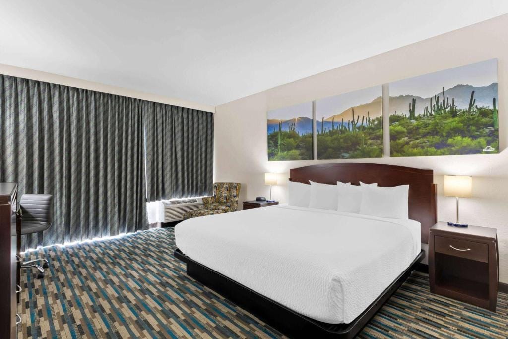 Days Inn & Suites by Wyndham Mesa Near Phoenix — 2