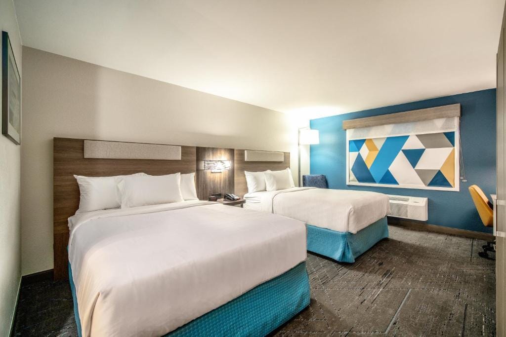 Holiday Inn Express & Suites Phoenix - Mesa West by IHG — 1