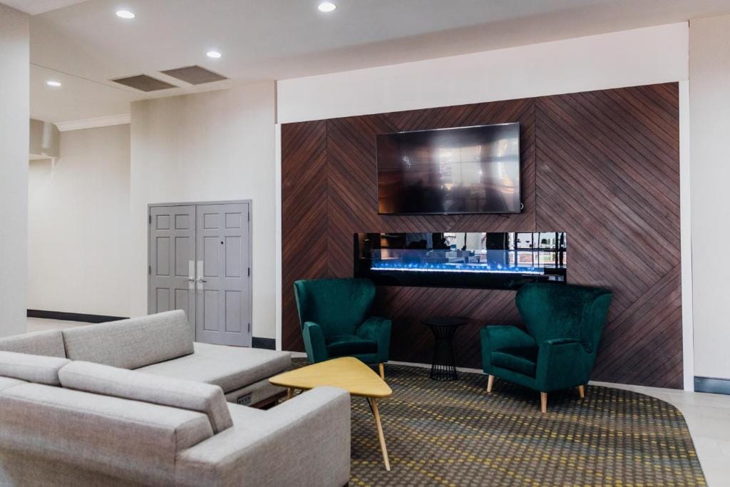 Holiday Inn Phoenix-Mesa Chandler by IHG — 5