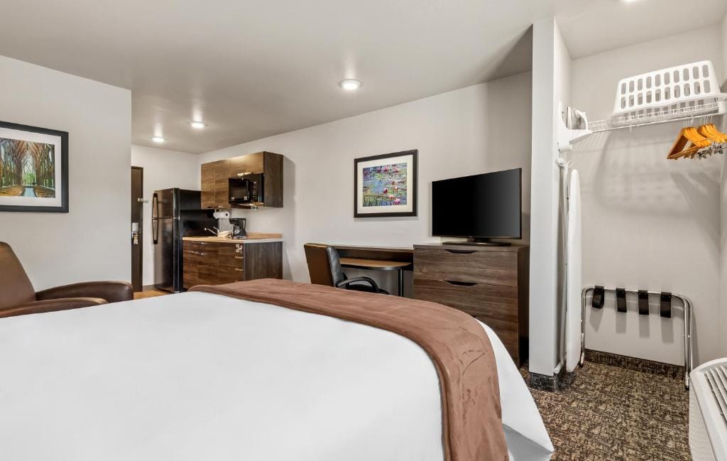 My Place Hotel-Phoenix East Mesa, AZ — 4