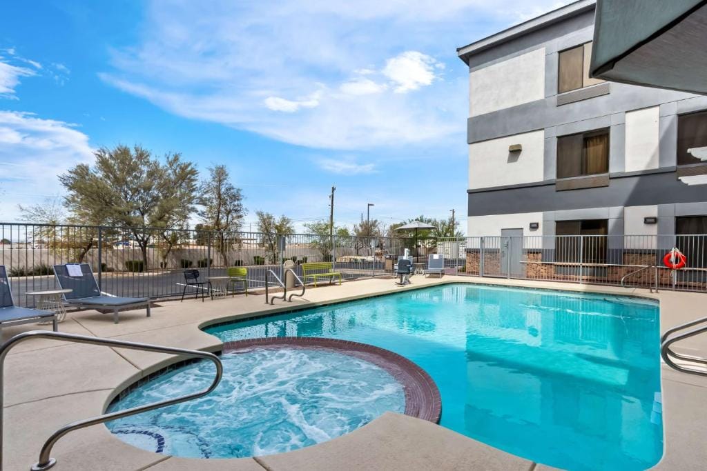 Spark by Hilton Phoenix East Mesa — 4