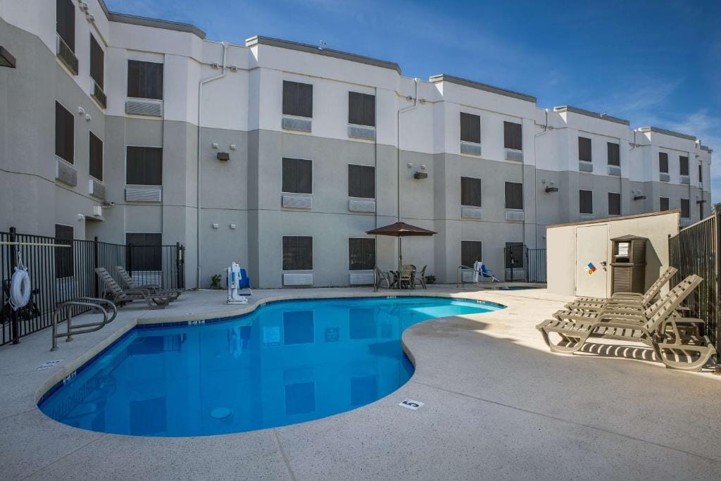 SureStay Plus by Best Western Mesa Superstition Springs — 4