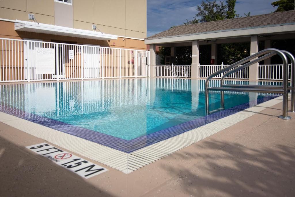 Candlewood Suites Miami Intl Airport - 36th St by IHG — 4