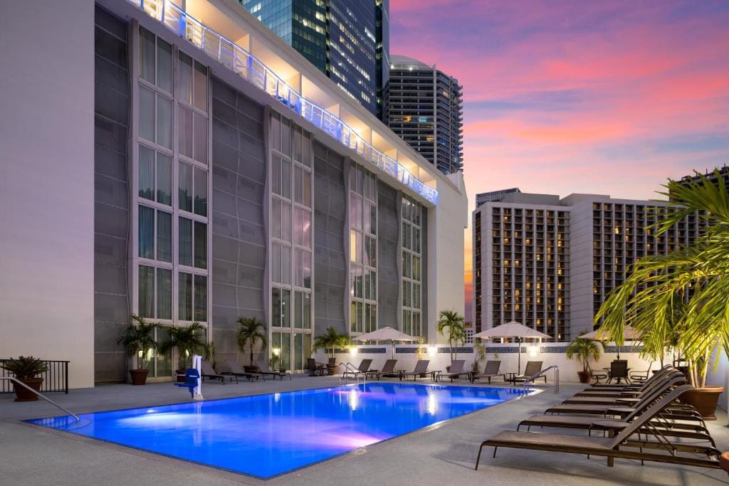 Courtyard Miami Downtown Brickell Area — 4