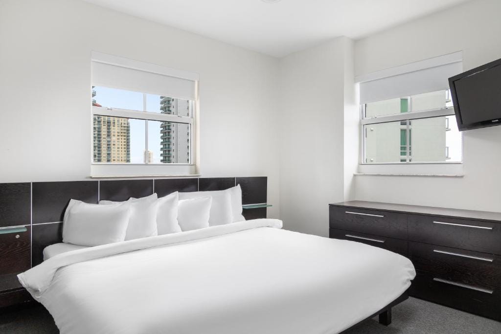 Fortune House Hotel Suites — 2
