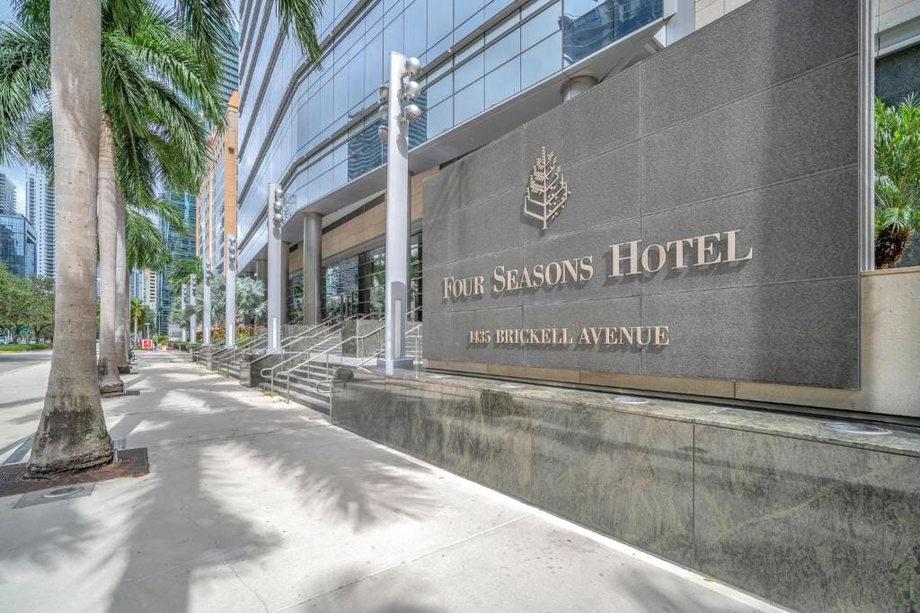 Four Seasons Miami Two Bedroom - 2Bath Ocean view Suite - Amazing views — 2