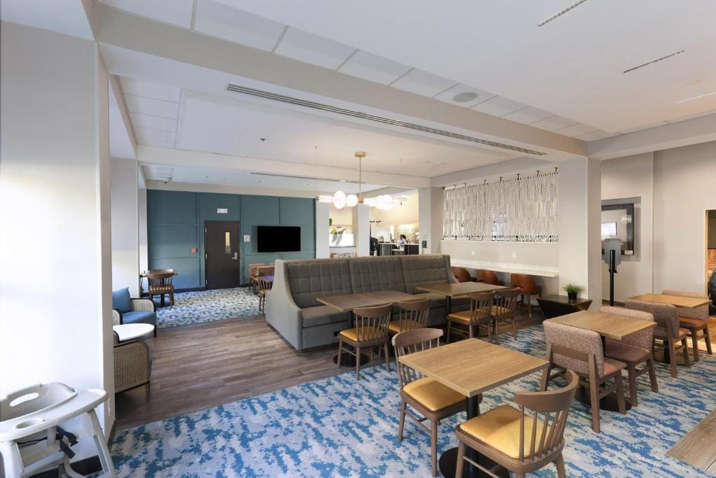 Hampton Inn Miami-Coconut Grove/Coral Gables — 5