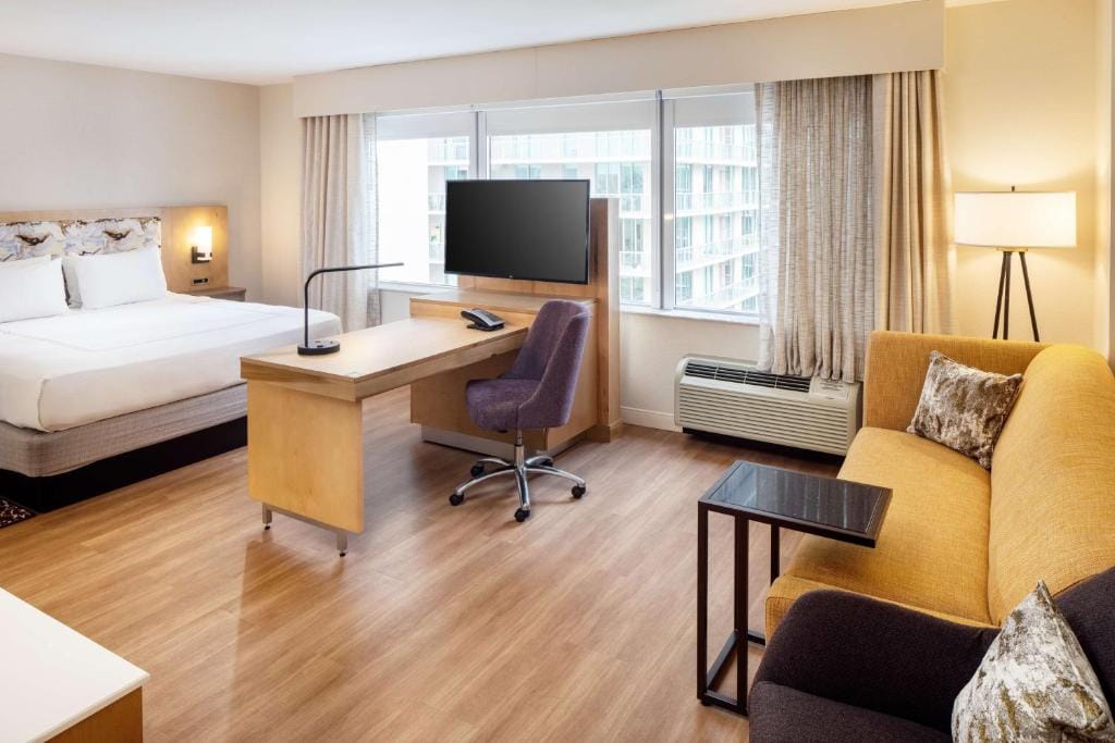 Hampton Inn & Suites by Hilton Miami Downtown/Brickell — 2