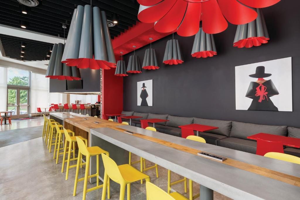Kompose Boutique Miami Airport — 5