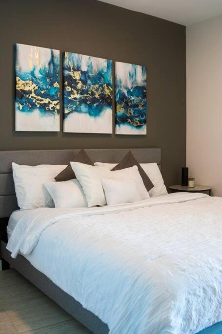 Luxury Oceanview Studio at Miami Design District — 2
