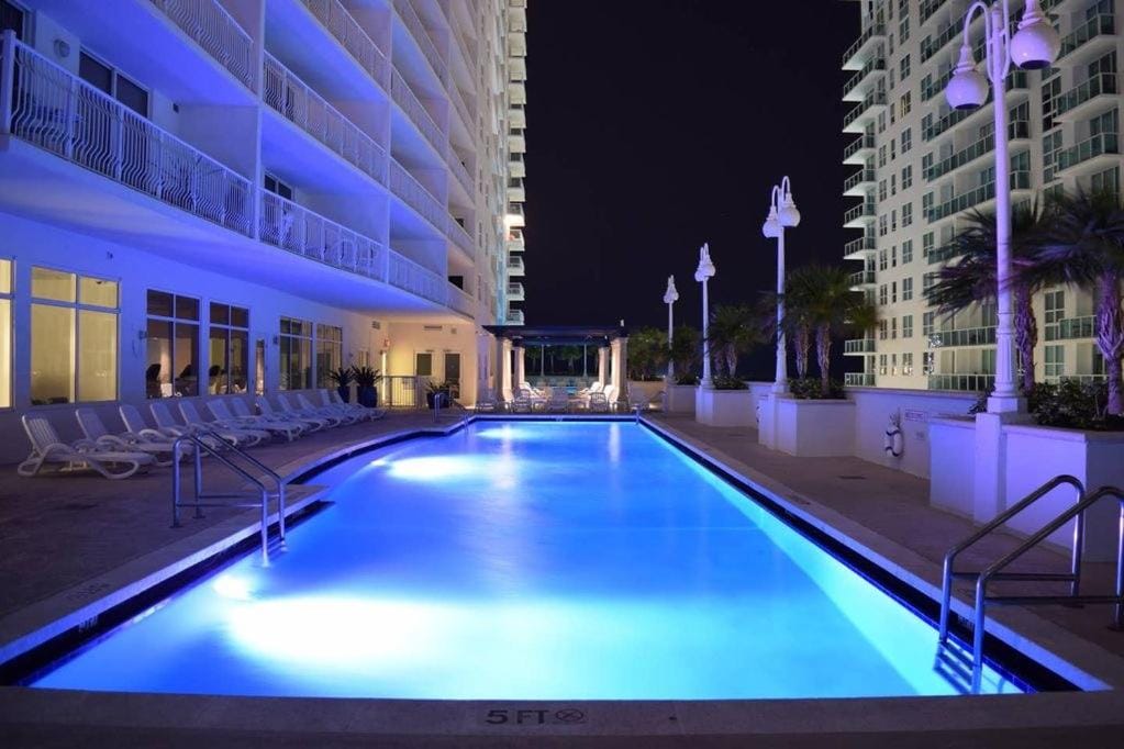 Modern and Luxurious Brickell Studio — 1