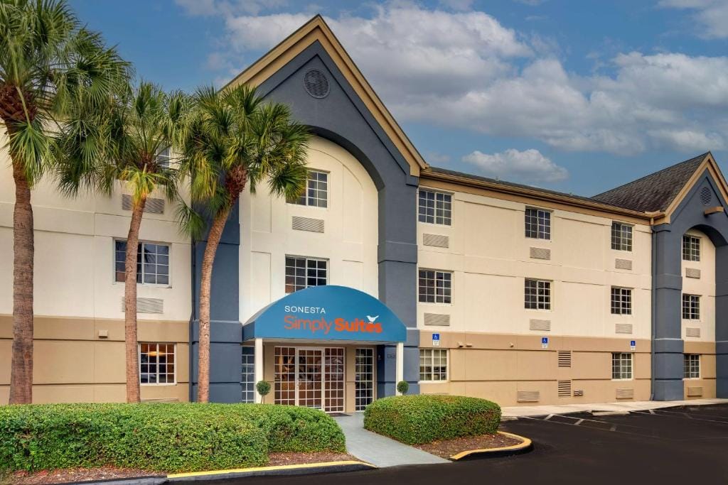 Sonesta Simply Suites Miami Airport Doral — 1