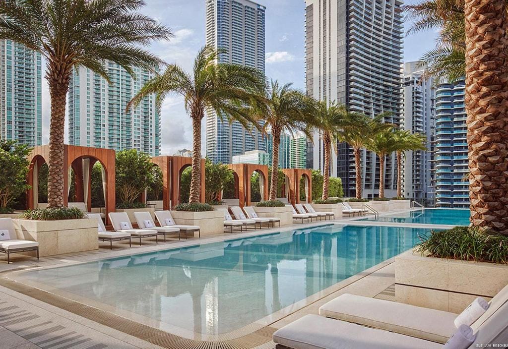 Suites at SLS Lux Brickell managed by CE — 4