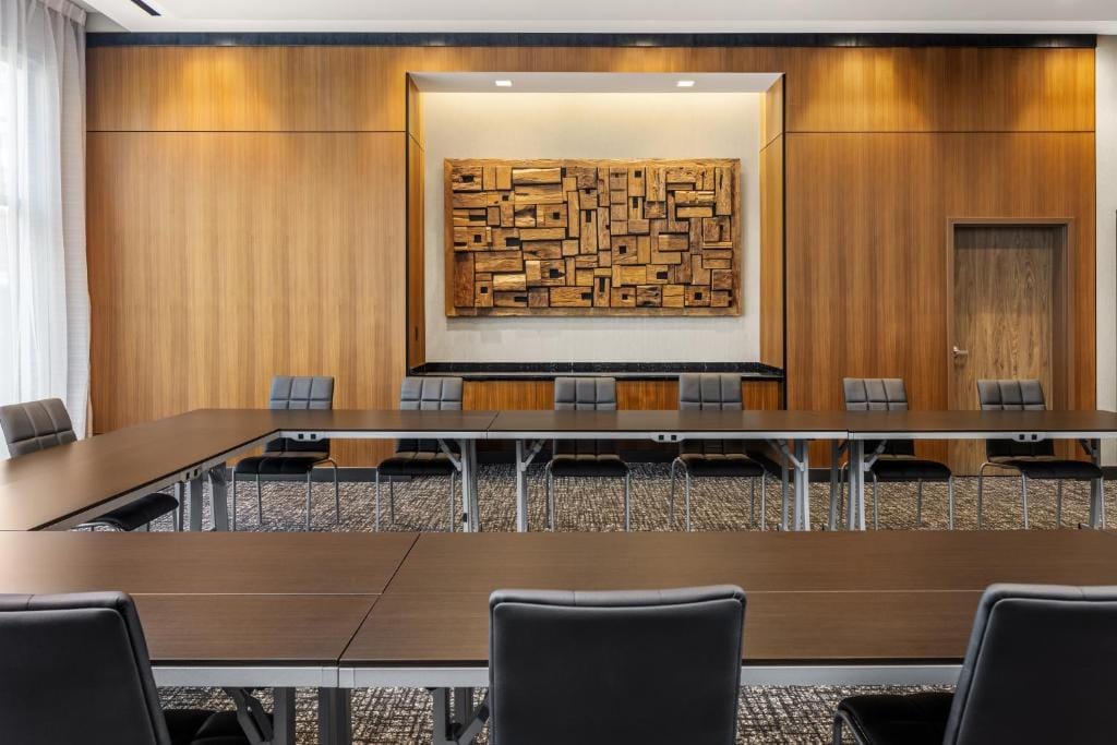 AC Hotel by Marriott Minneapolis West End — 4